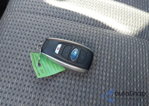 2025 Subaru Forester Premium Hybrid z USA, uszkodzony, nr VIN JF2SLSED9SH430574